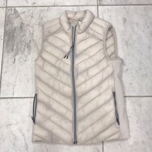 Gap puffy vest